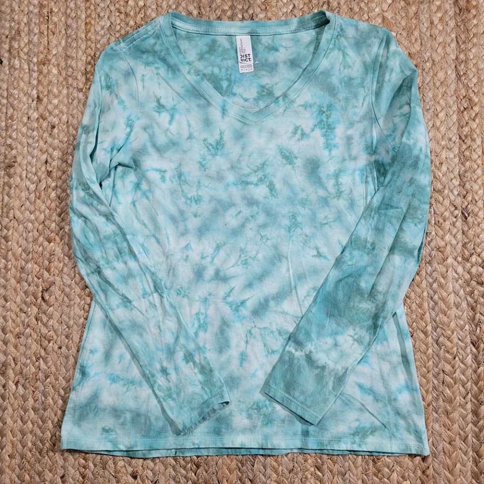 Women's Medium V-Neck LongSleeved ~Green | 1binMVgra.jpg