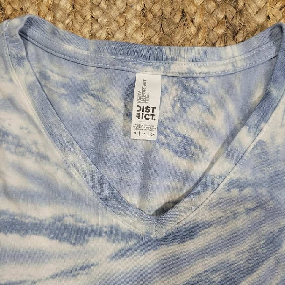 Women's Small V-Neck LongSleeved ~Blue | 1binSVblb.jpg