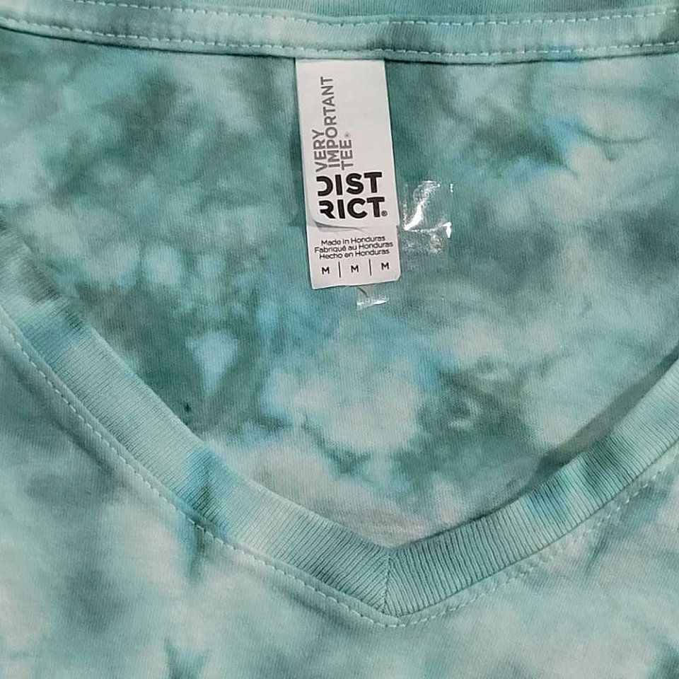 Women's Medium V-Neck LongSleeved ~Green | 1binMVgrb.jpg