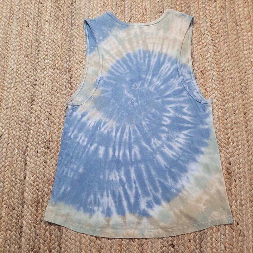 2X Women's Muscle Tank ~Wave on Beach | 1amt6c.jpg